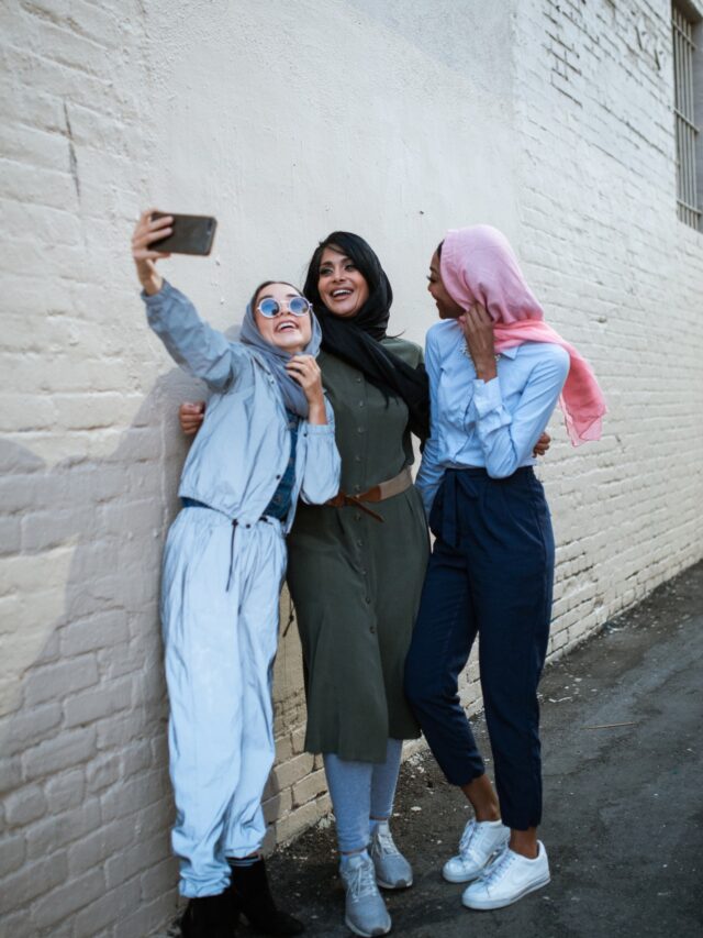 5 Best Friends Instagram Captions for Forever Friends